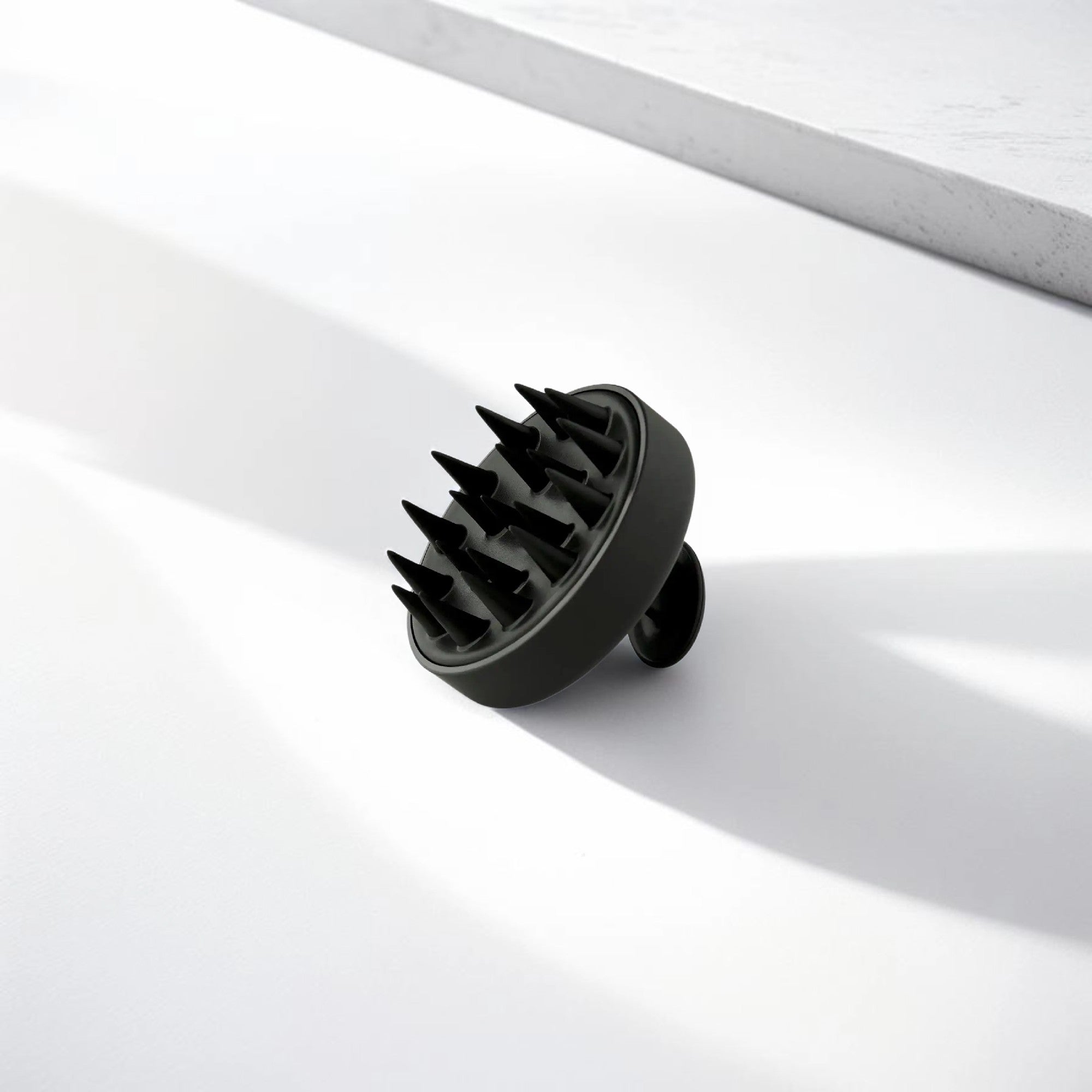 By Vilain Shampoo Brush