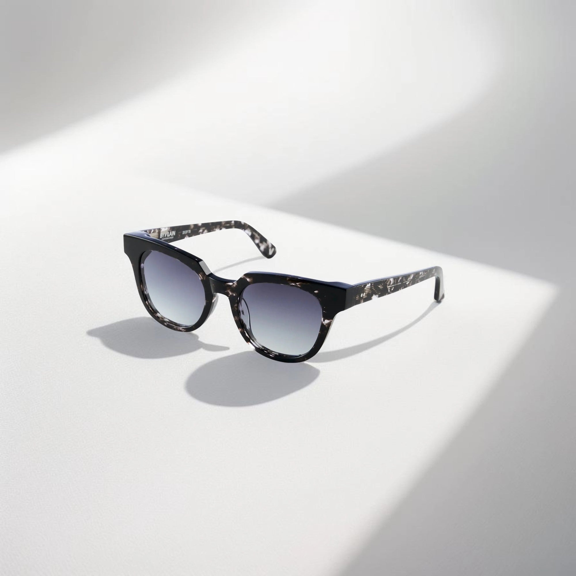 By Vilain HUNT Sunglasses